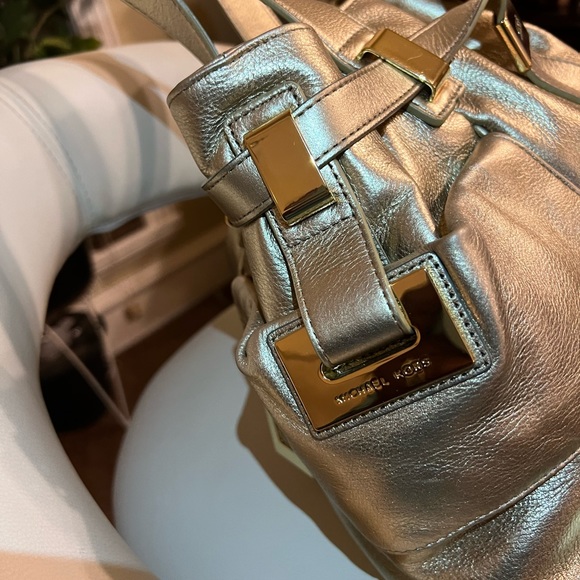 Michael Kors Gold Metallic Pebble Leather Shoulder Bag with gold hardware - Picture 3 of 16